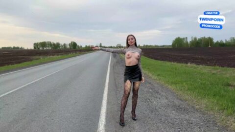 Hot Bitch Cock Sucing Plays For Driving With Sex, Traces In A Tight Leather Skirt, Show The Goats Of Big Butts